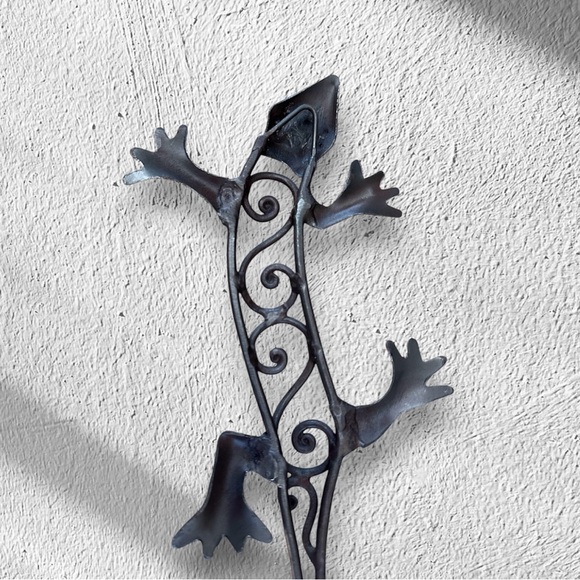 Metal lizard wall hanger reptiles 10” long - Picture 4 of 6